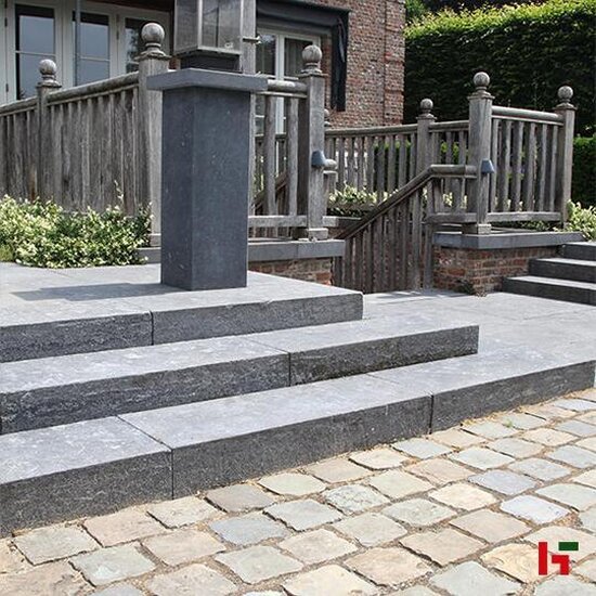 Tuintrappen - Pacific Black, Traptrede 100 x 35 x 15 cm Gevlamd & Geborsteld - Stone Base