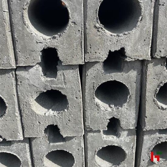 Draadafsluiting - Betonpaal met gat T-paal 80 mm 90 / 40 cm - Private label